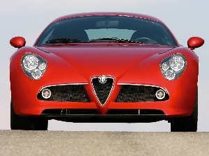 Alfa Romeo 8C, Front