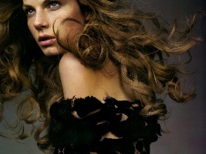 Angela Lindvall