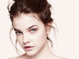 Barbara Palvin, The look, Women