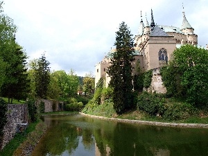 Moat, big Castle