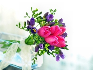 Freesias, bouquet, Tulips