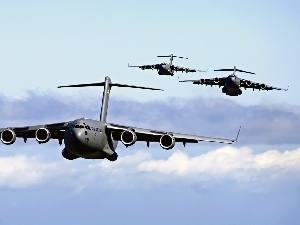 Boeing C-17 Globemaster III, clouds, jets