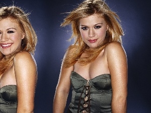 Kelly Clarkson, songster