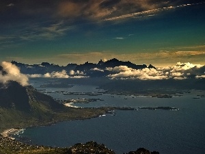 Cliffs, clouds, lakes