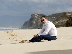 Daniel Craig