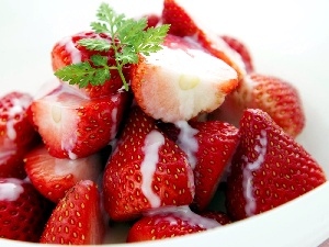 dessert, strawberries