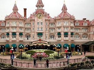 Disneyland, Paris, Hotel hall