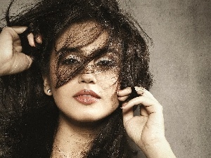 dispelled, Hair, Huma Qureshi