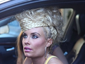 ear-ring, Nicole Coco Austin