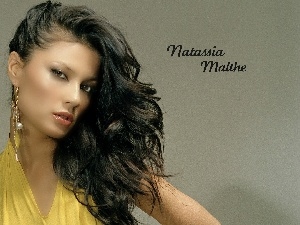ear-ring, make-up, Natassia Malthe