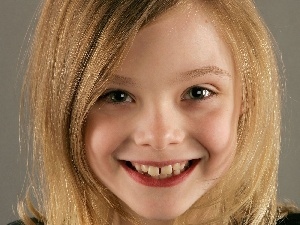 Smile, Elle Fanning