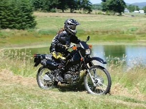 Field, Suzuki DR 200 SE