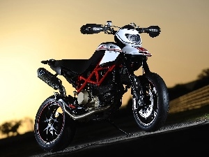 Handbary, Ducati Hypermotard 1100 Evo