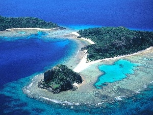 Islets, sea, green ones