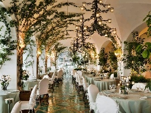 bows, ivy, Restaurant