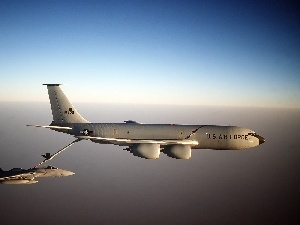 KC-135 Stratotanker, F-18