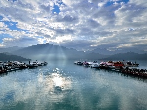 rays, lake, sun, Mountains, Harbour, Yachts, clouds, Boats