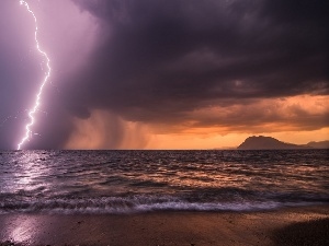 Storm, lightning, sea