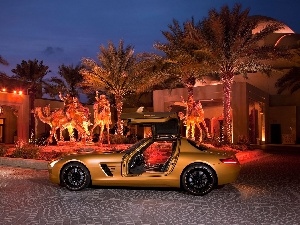 Mercedes SLS AMG, Golden