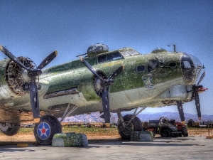 HDR, Propellers, Planes