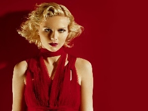 Red, Extras, Kirsten Dunst