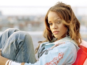 ear-ring, Rihanna