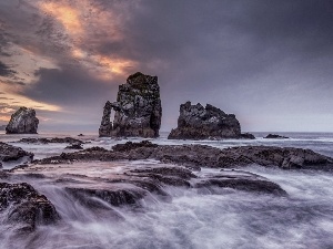 Waves, rocks, sea