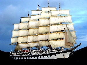 Royal Clipper, sailing vessel