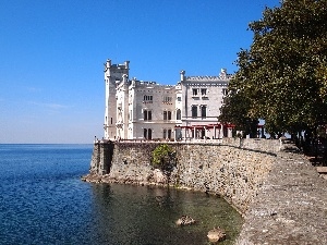 Sea, The banks, Castle, by