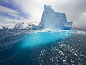 Ice, sea, mountains