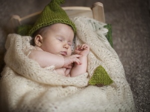 Kid, shawl, Sleeping