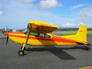 Skywagon II, airport, Cessna 185
