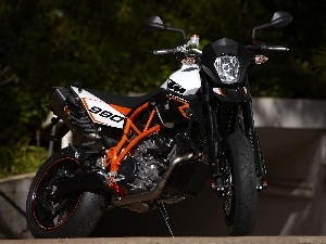 spotlight, KTM 990 Supermoto