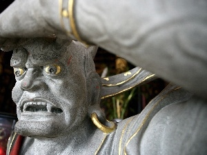 demon, Statue monument