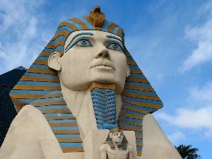 Sphinx, Statue monument