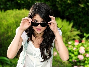 Garden, Sunscreen, Selena Marie Gomez, green, Glasses