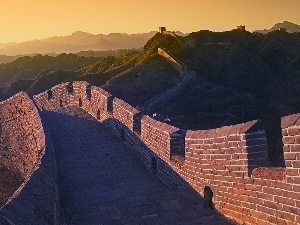 The Hills, Great Chinese Wall