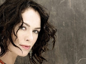 The look, chaplet, Lena Headey