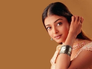 Toyota Silver, bracelet, Aishwarya Rai