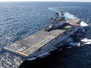 USS Makin Island, assault, multitasking, ship