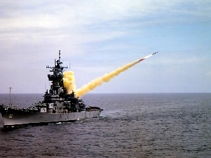 USS New Jersey, armadillo, rockets, Tomahawk