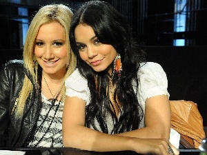 Vanessa Hudgens, Ashley Tisdale