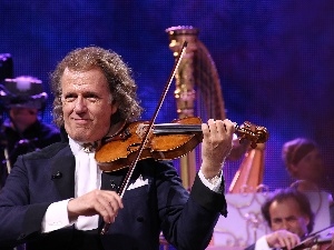 Concert, Johan Strauss Orchestra, violin, Andre Rieu, bath-tub, violinist